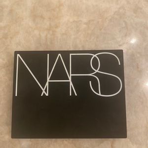 NARS translucent Crystal light reflecting, pressed setting powder